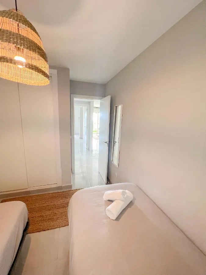 Cozy Apartment With Large Terrace Torremolinos 0*,